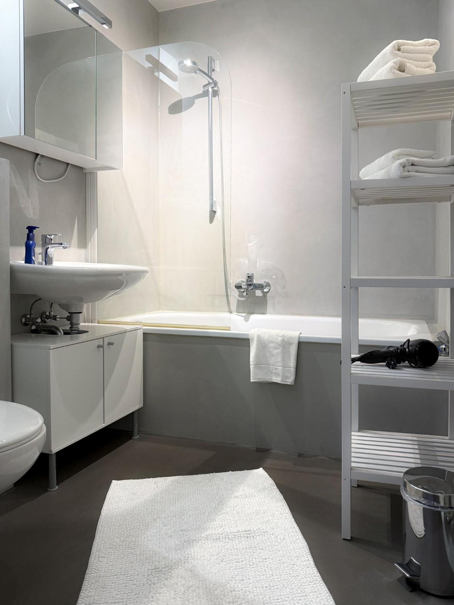 Alexxanders Apartments & Studios Chemnitz  Pokoj fotografie
