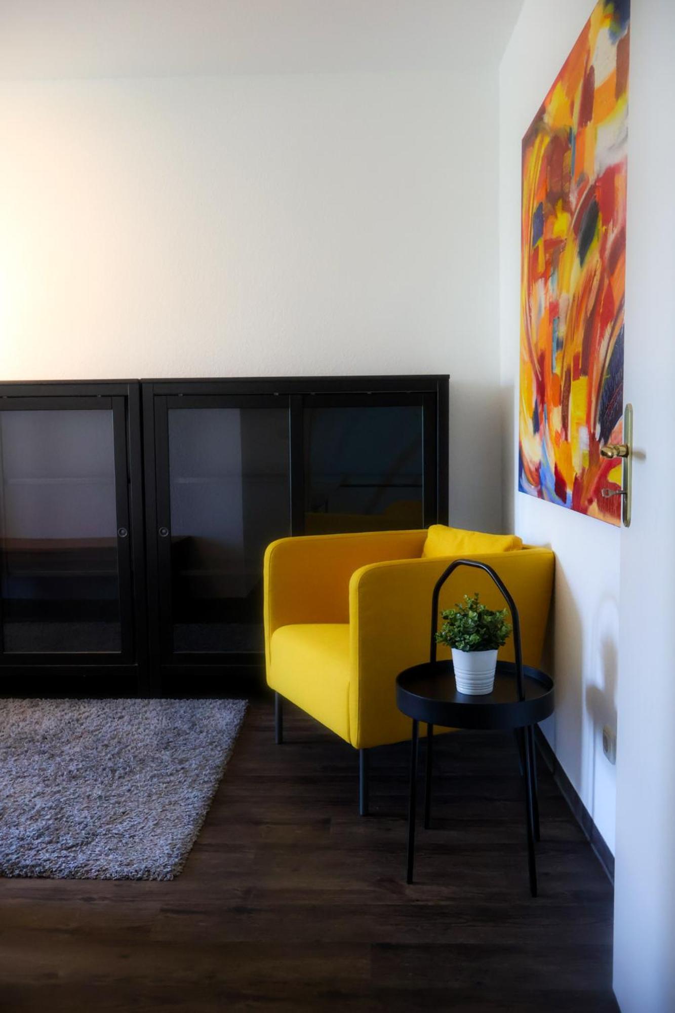 Alexxanders Apartments & Studios Chemnitz  Pokoj fotografie