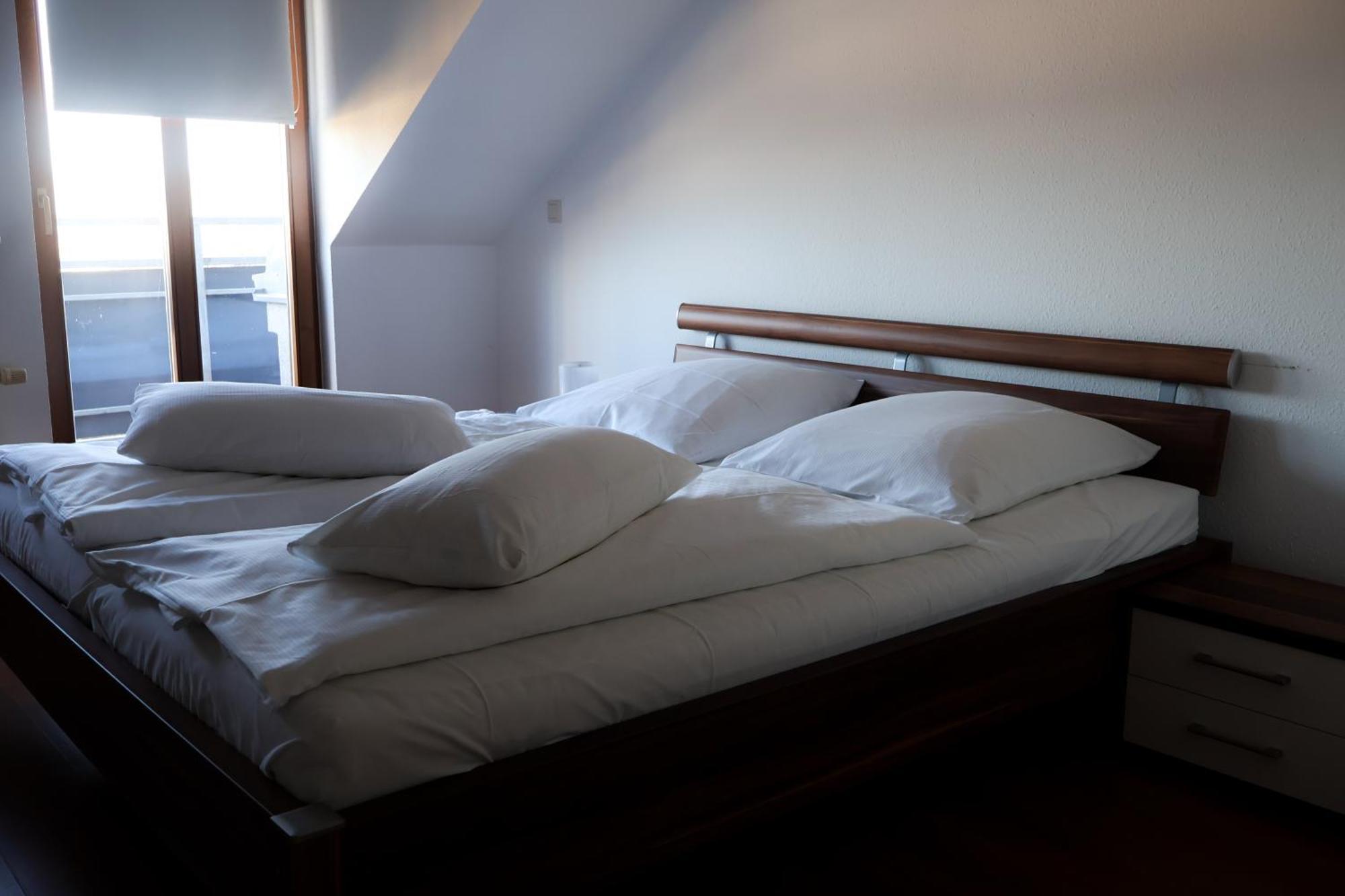 Alexxanders Apartments & Studios Chemnitz  Pokoj fotografie